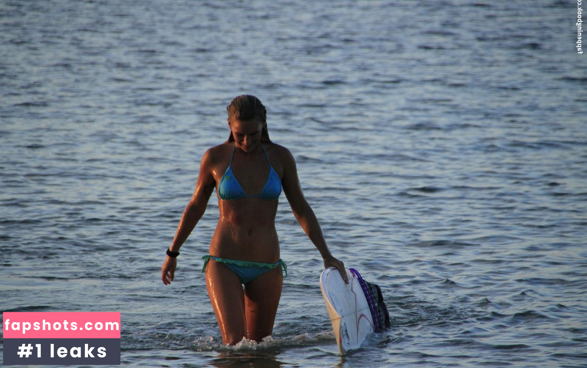 Janni Hoenscheid gallery photo #33