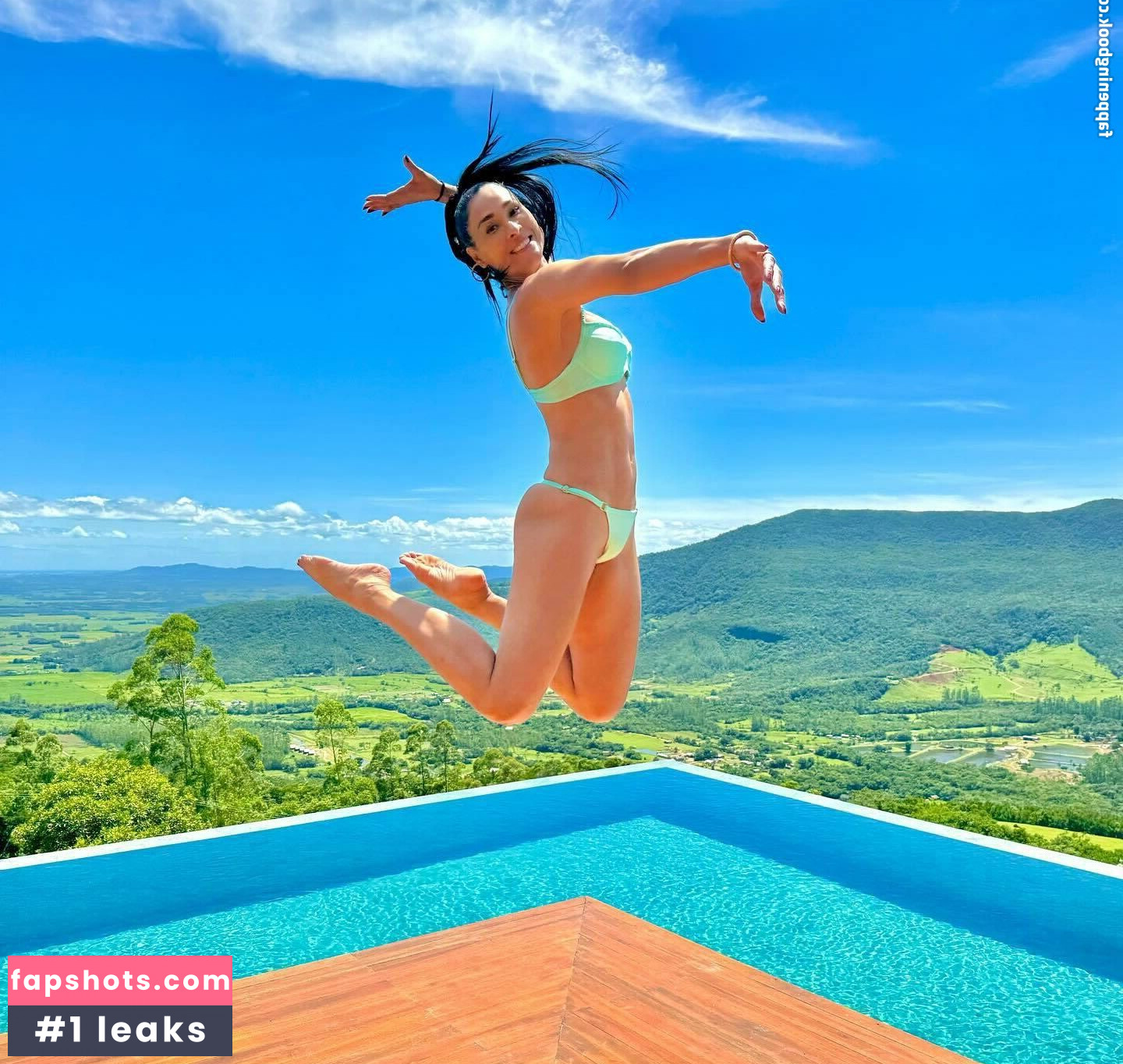 Jaqueline Carvalho gallery photo #12