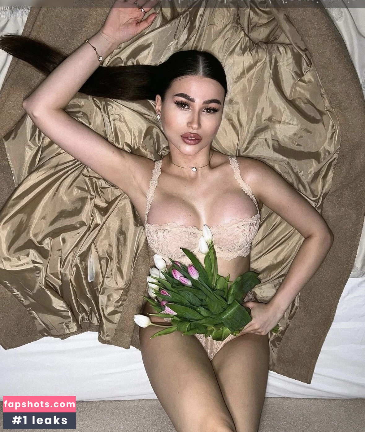 Jasmin Norris nude babe gallery