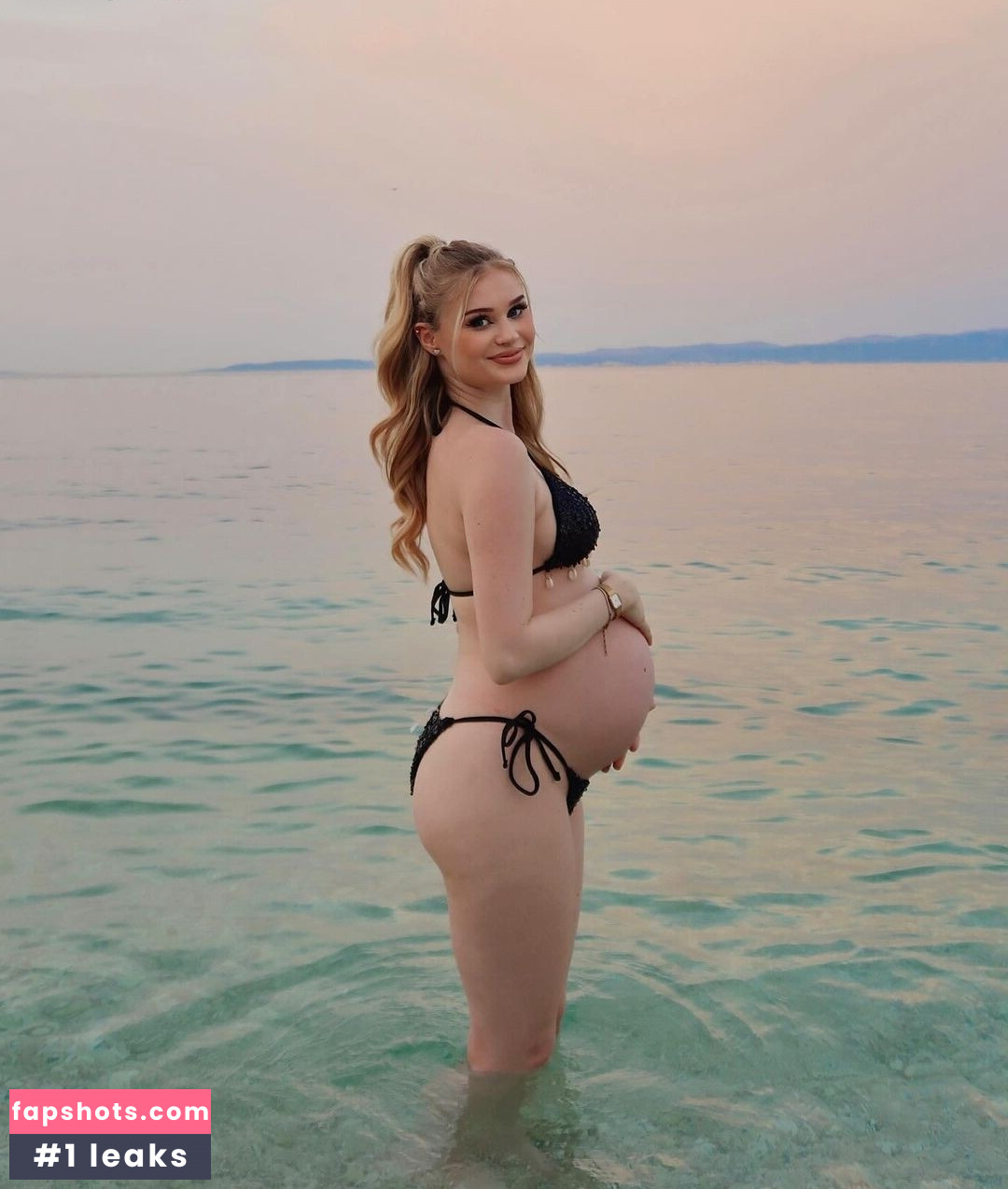 Jasmin Schneider gallery photo #15