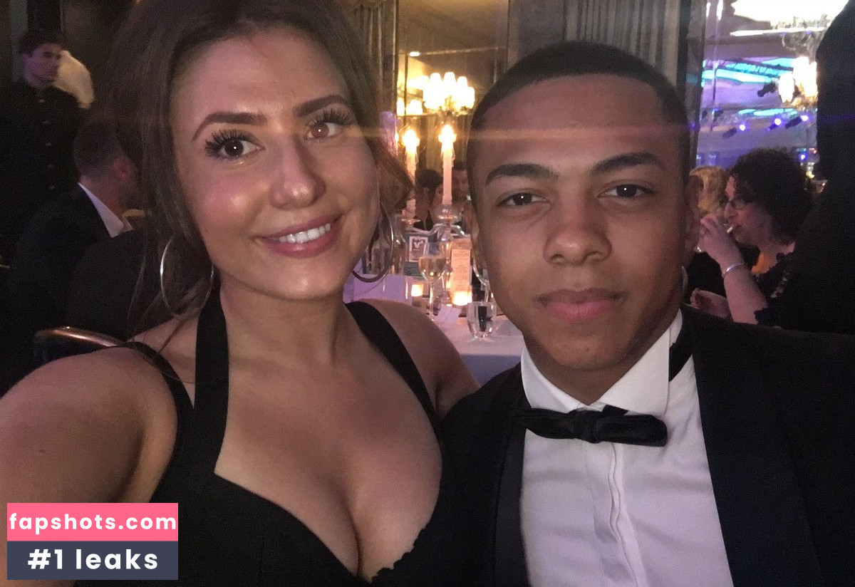 Jasmine Armfield gallery photo #16