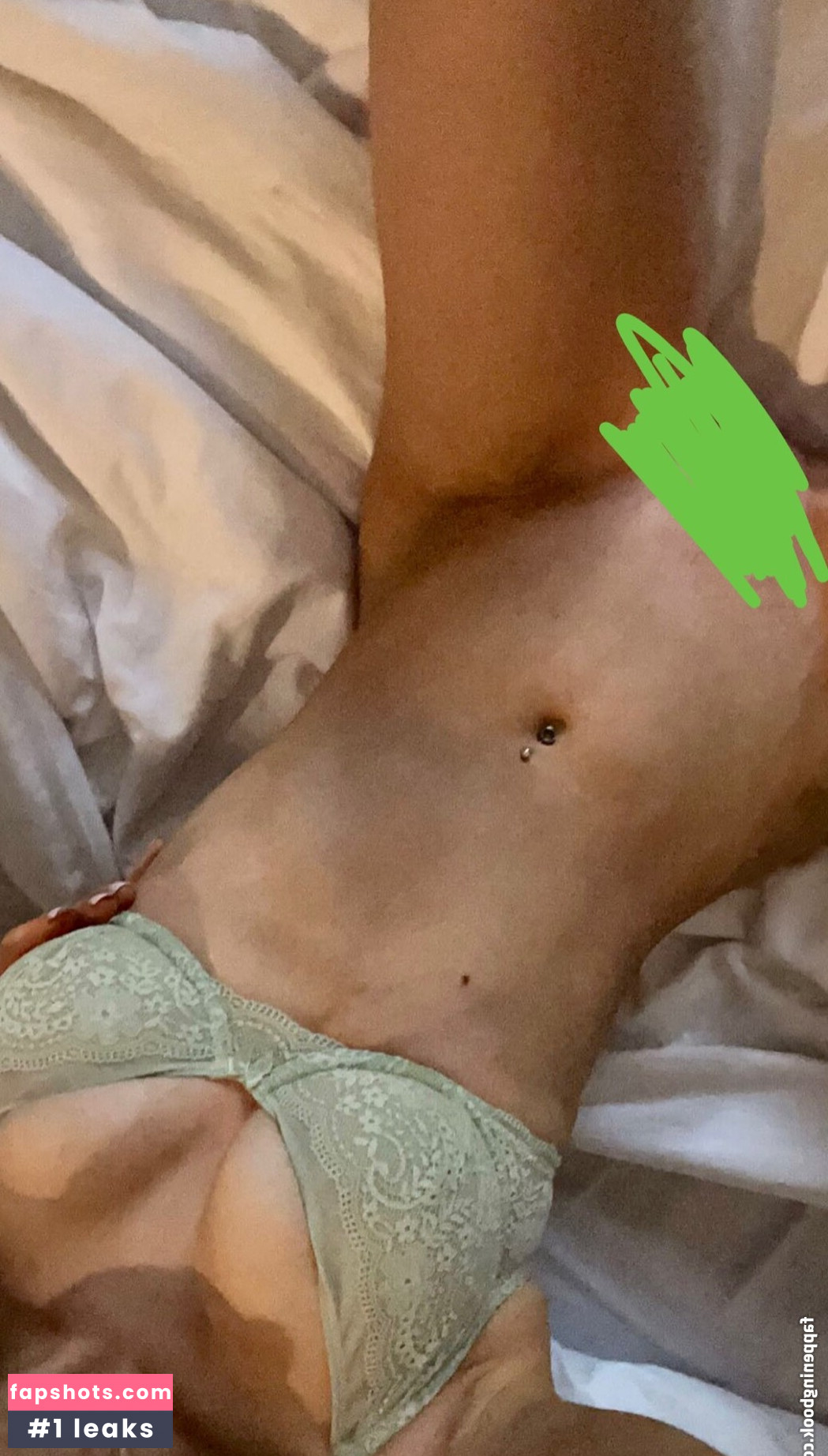 Jasmine Douds nude babe gallery