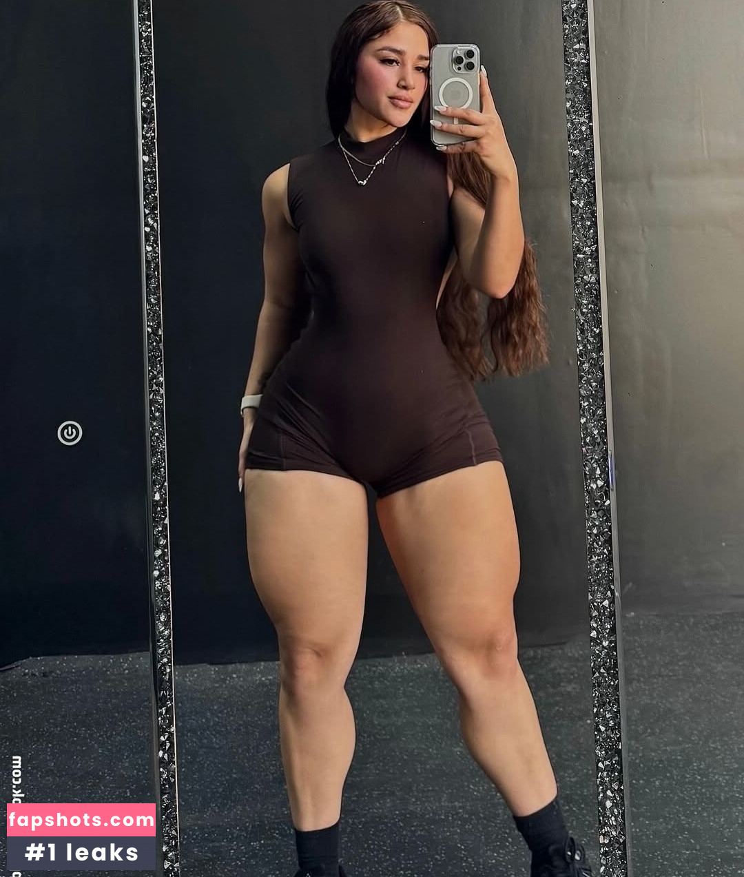 jasmine.rguez_777 gallery photo #15