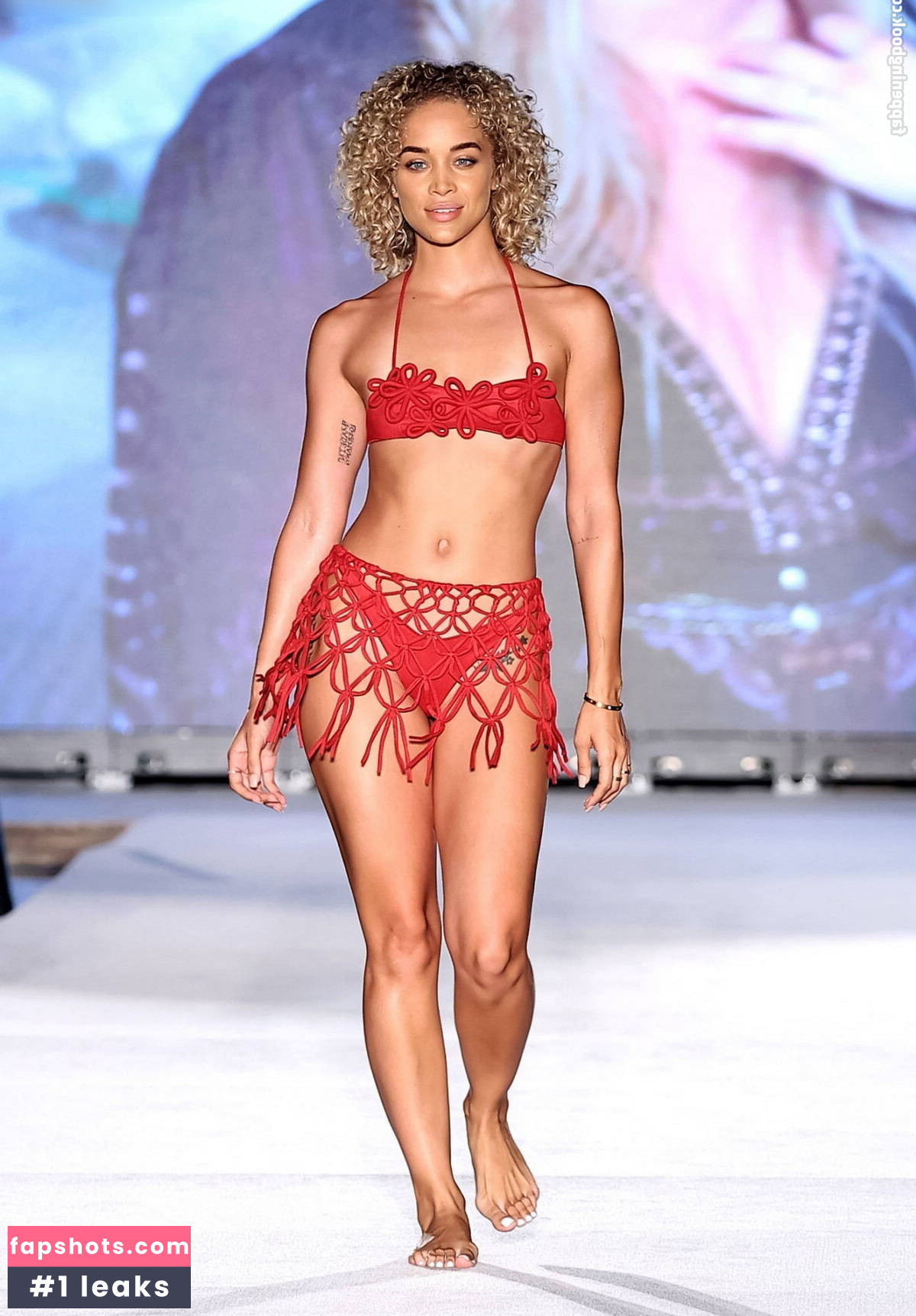 Jasmine Sanders gallery photo #32