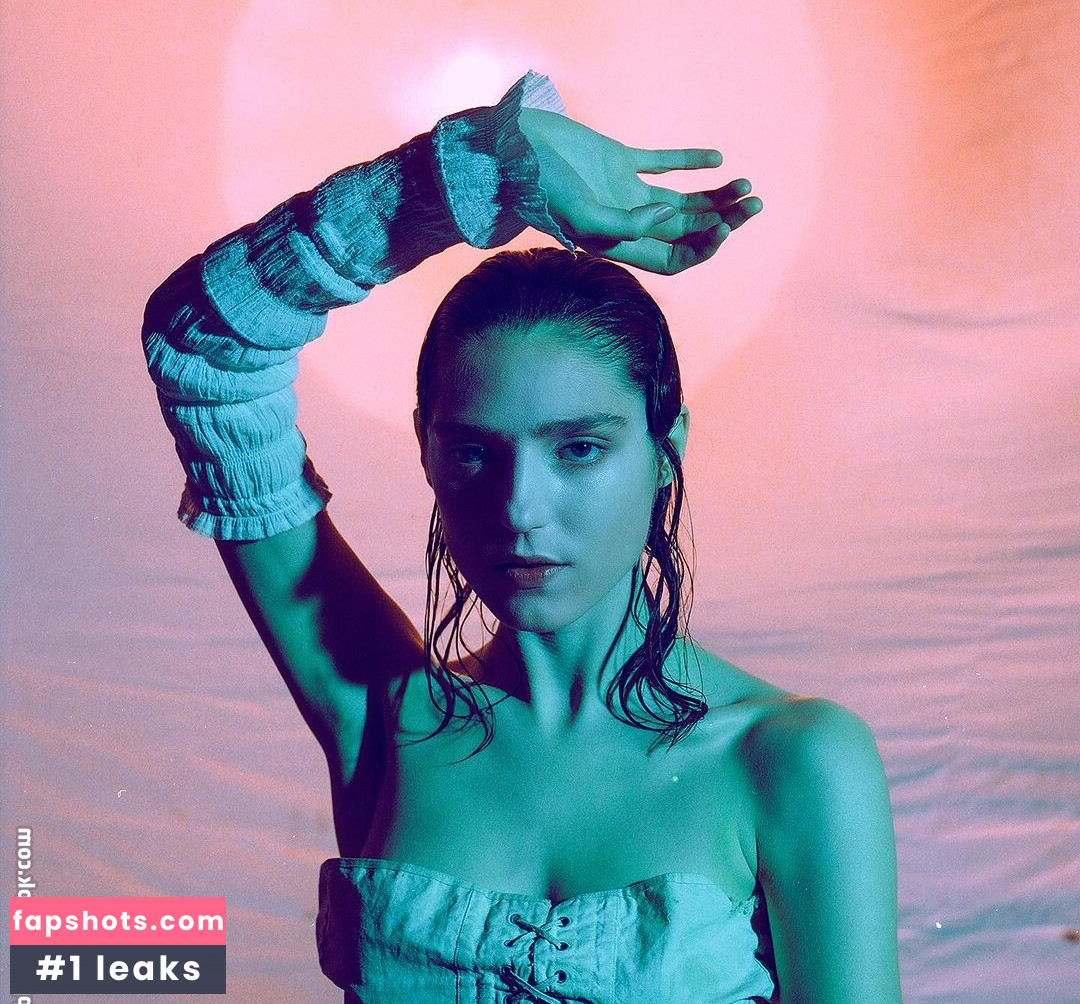 Jasmine van den Bogaerde gallery photo #12