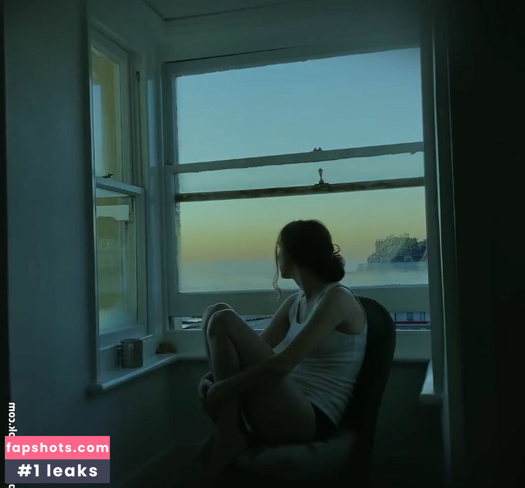 Jasmine van den Bogaerde gallery photo #25