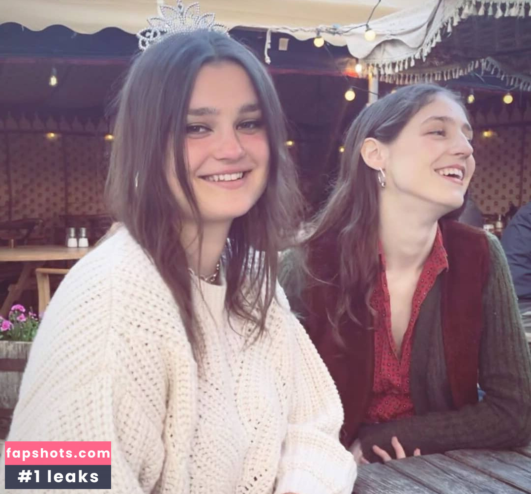 Jasmine van den Bogaerde gallery photo #28