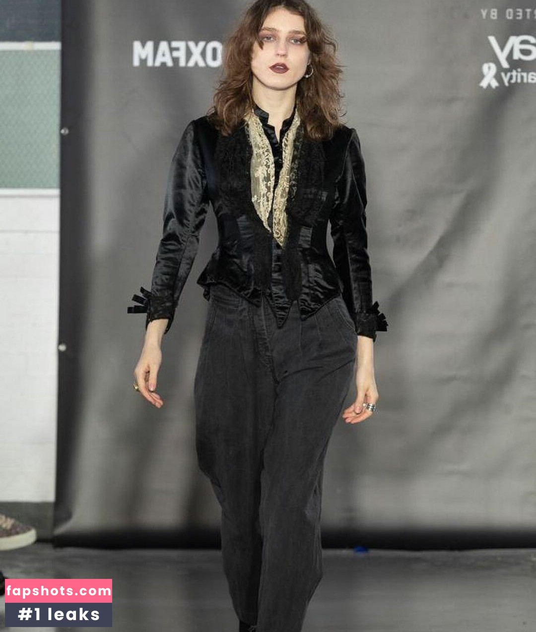 Jasmine van den Bogaerde gallery photo #29