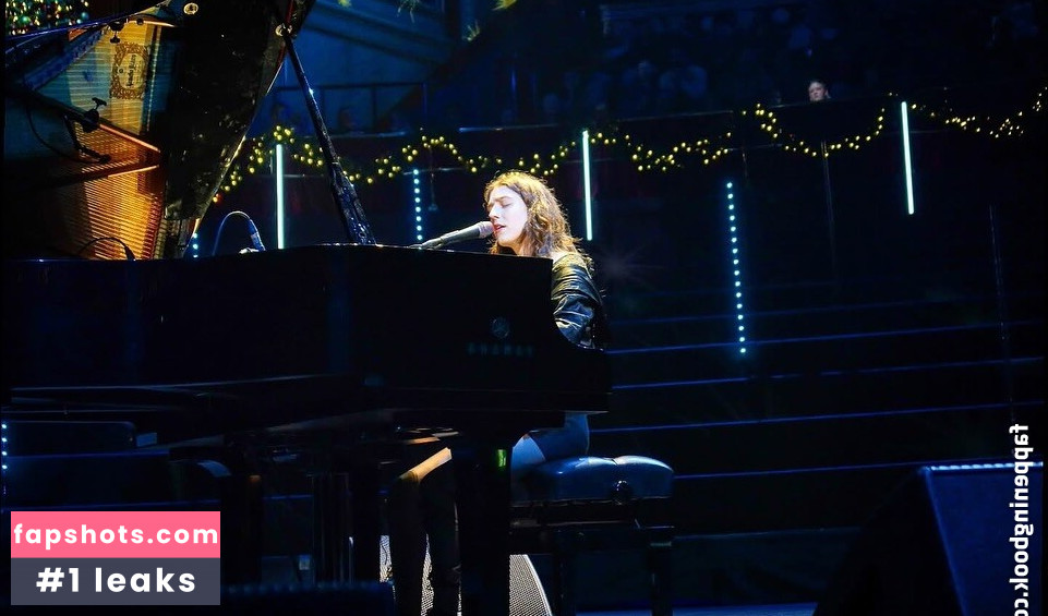 Jasmine van den Bogaerde gallery photo #7