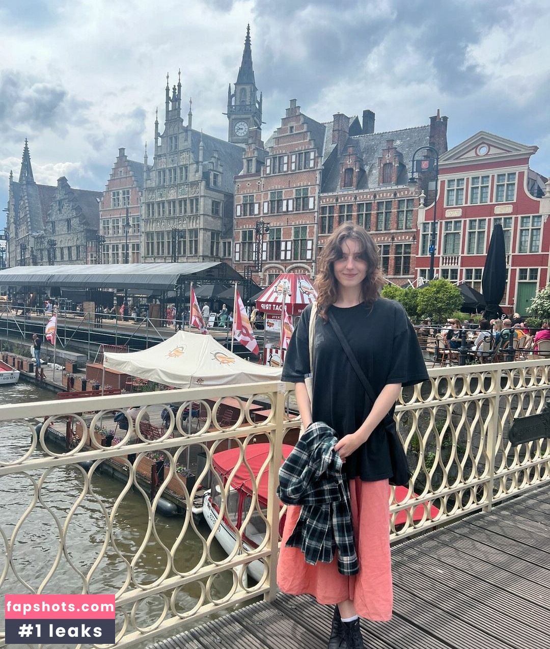 Jasmine van den Bogaerde gallery photo #9