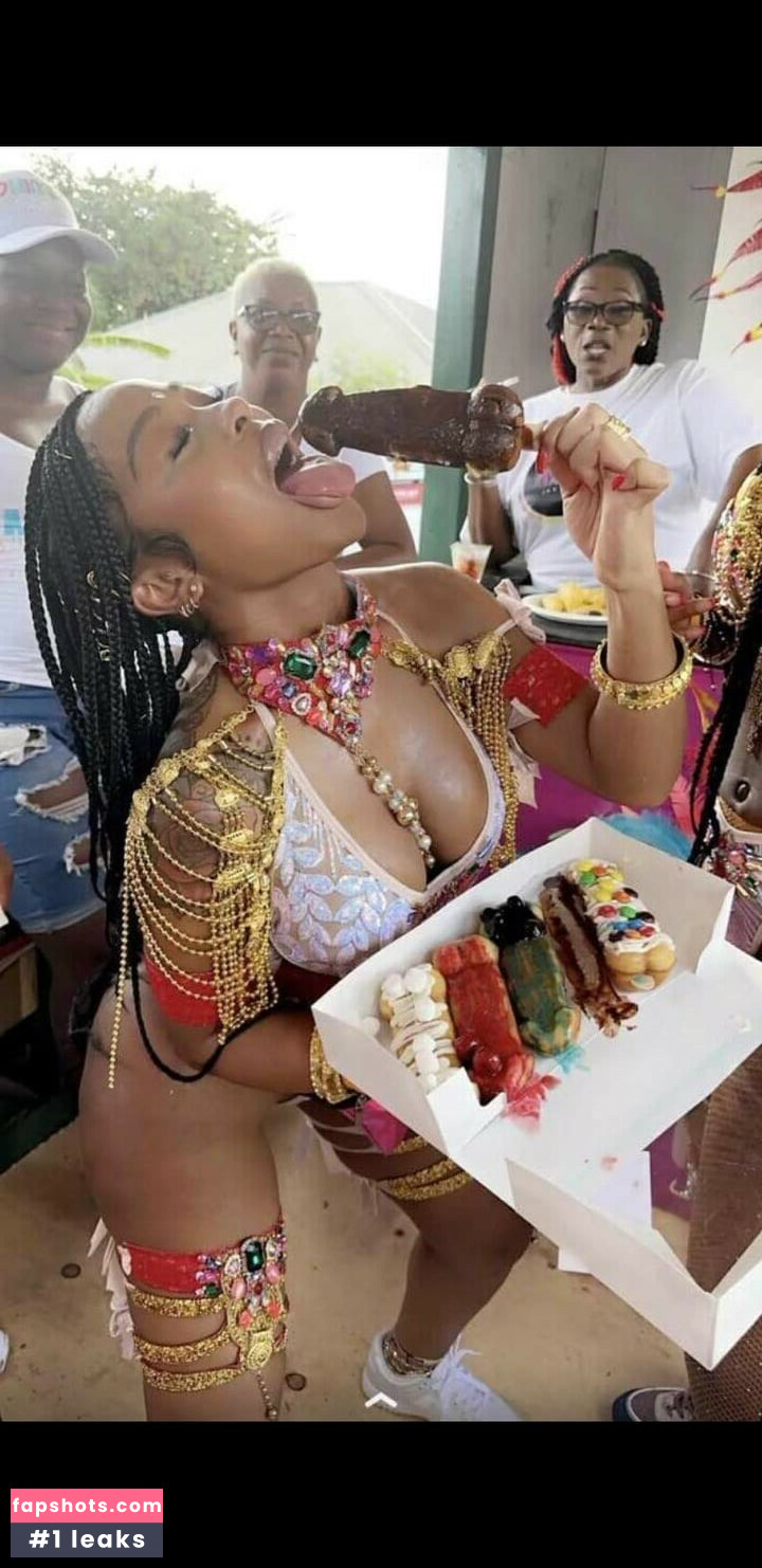 Jayda Wayda gallery photo #8