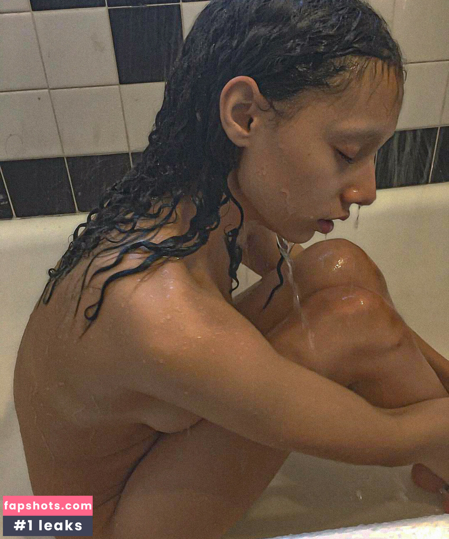 Jazelle Zanaughtti gallery photo #14