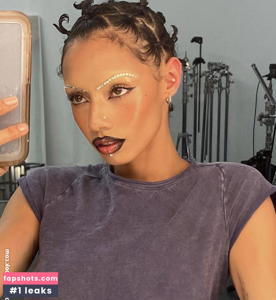 Jazelle Zanaughtti gallery photo #36