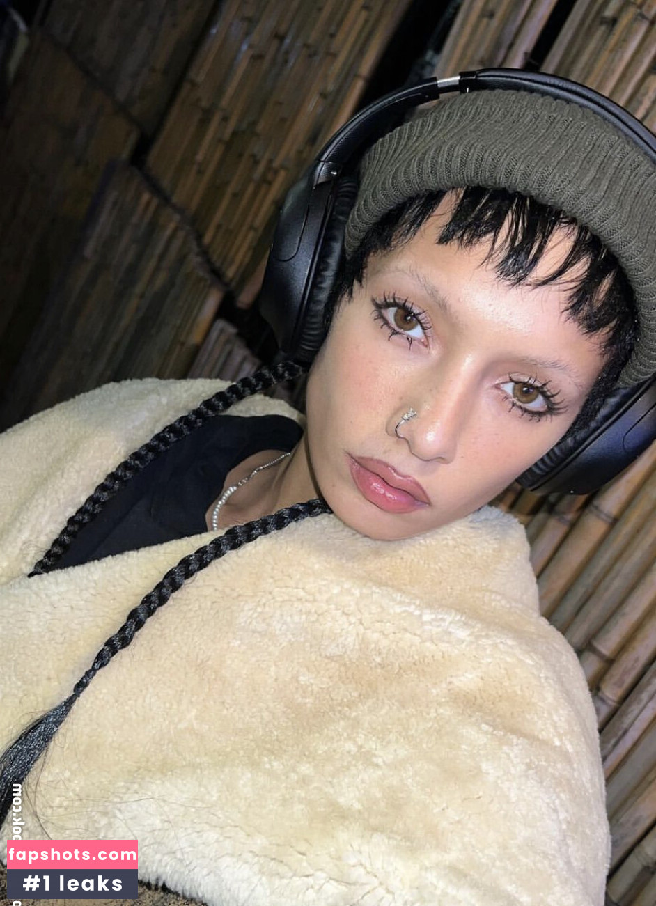 Jazelle Zanaughtti gallery photo #37