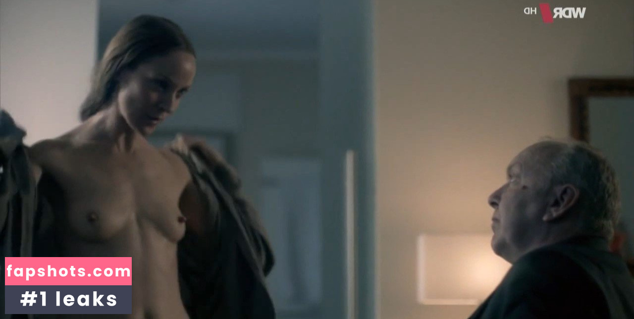 Jeanette Hain gallery photo #23