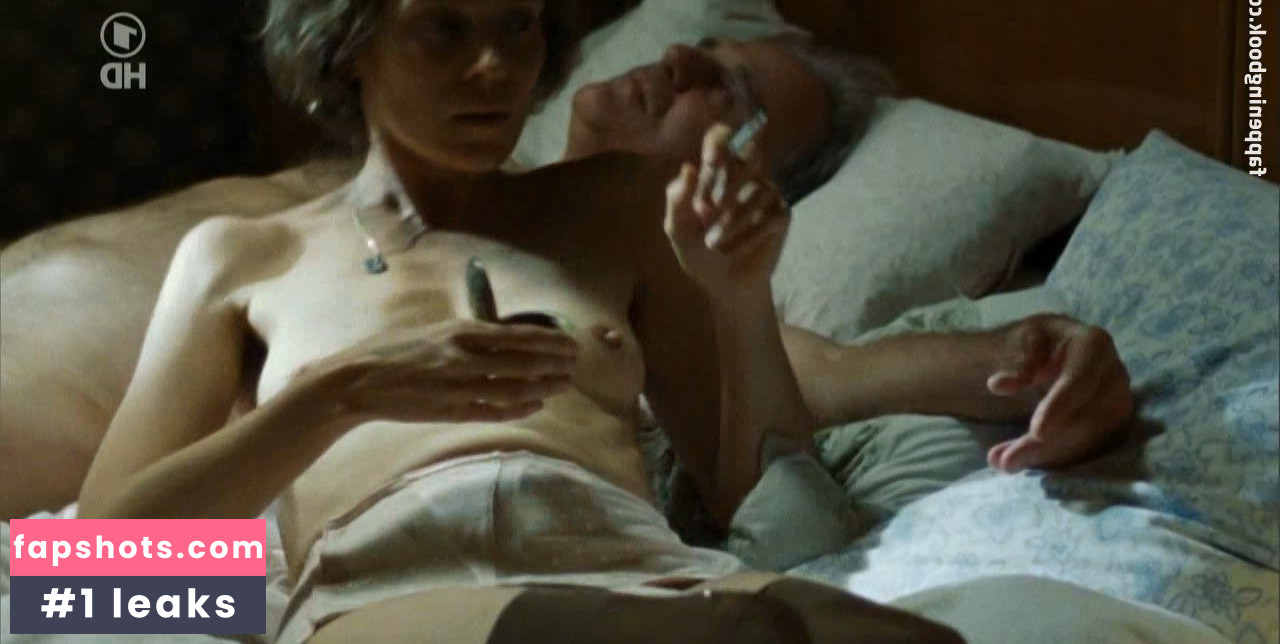 Jeanette Hain gallery photo #30