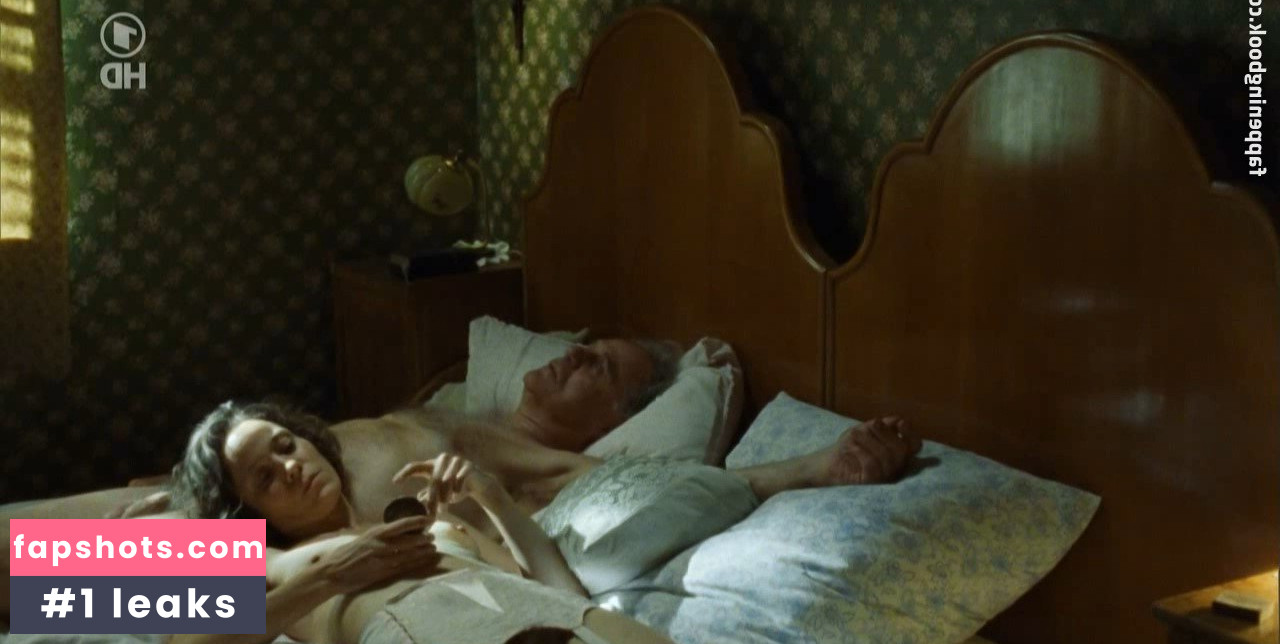 Jeanette Hain gallery photo #31