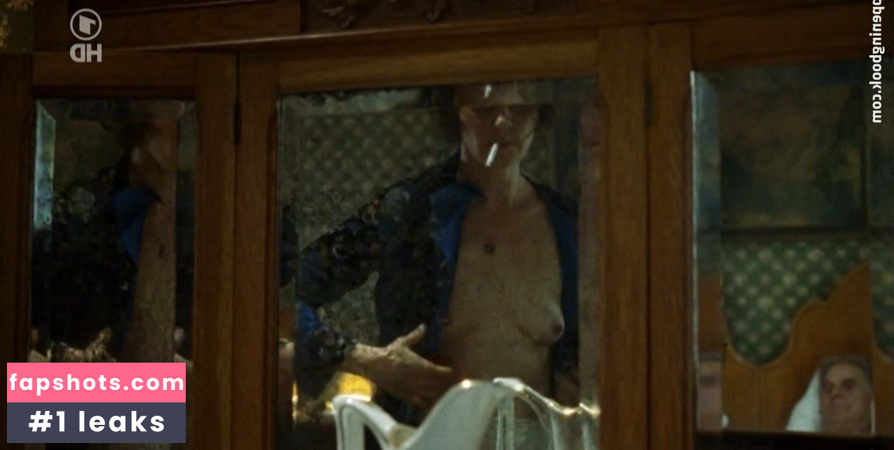 Jeanette Hain gallery photo #32