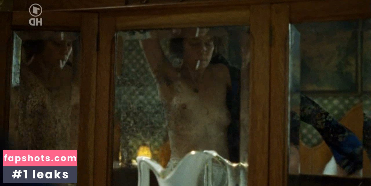 Jeanette Hain gallery photo #33