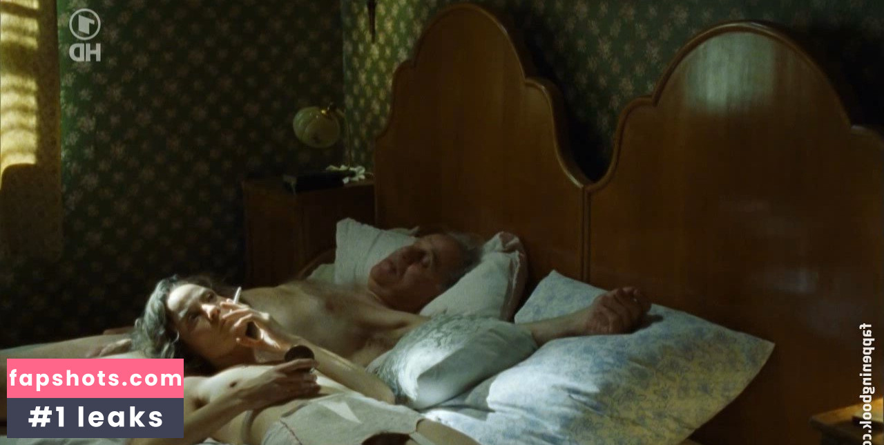 Jeanette Hain gallery photo #34