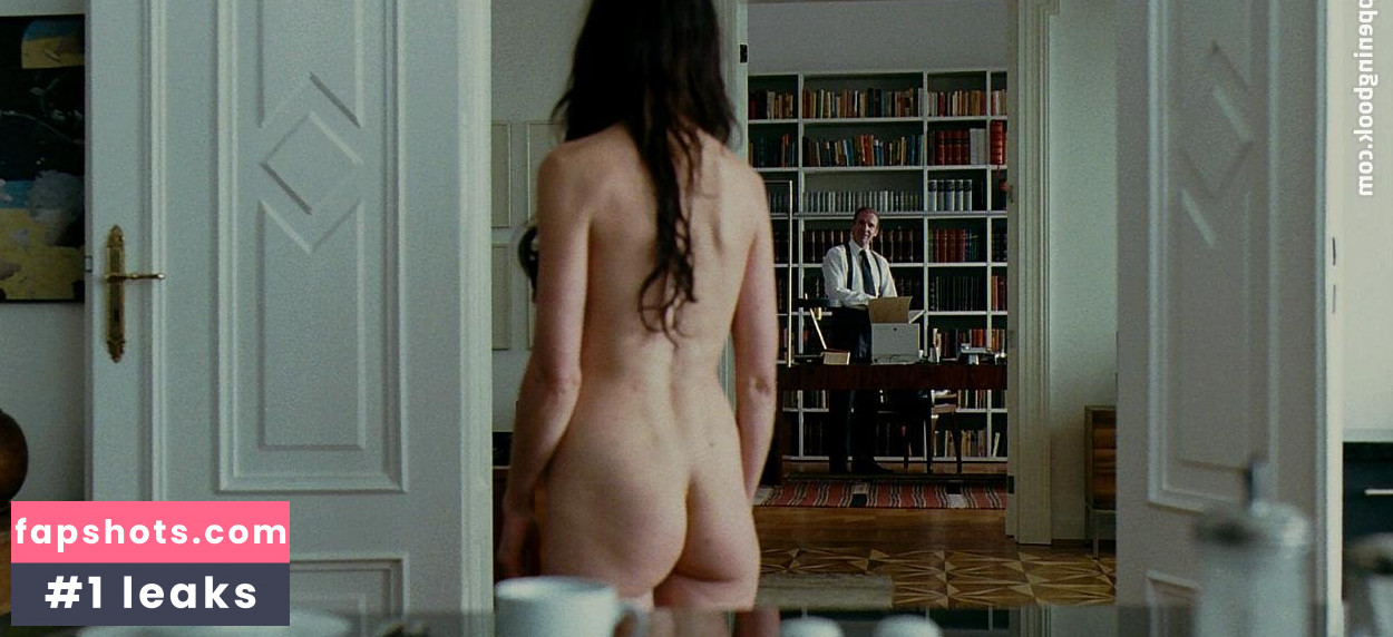 Jeanette Hain gallery photo #36