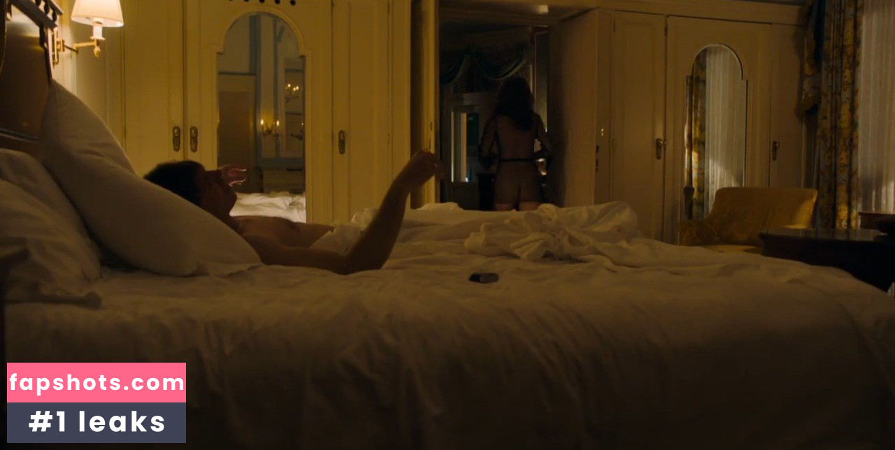 Jeanette Hain gallery photo #6