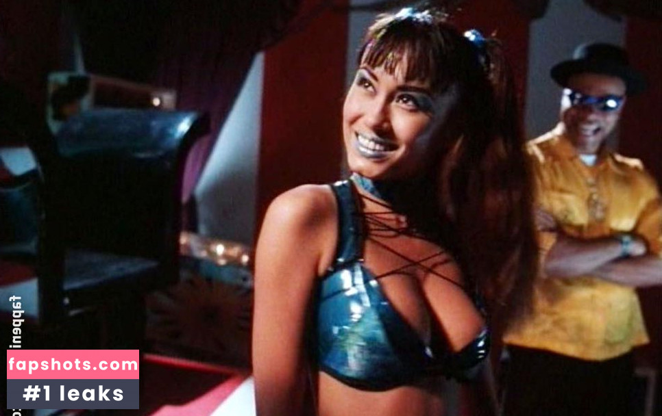 Jeannie Millar gallery photo #28