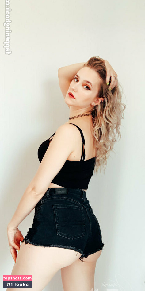 jeannietowndarkness nude babe gallery