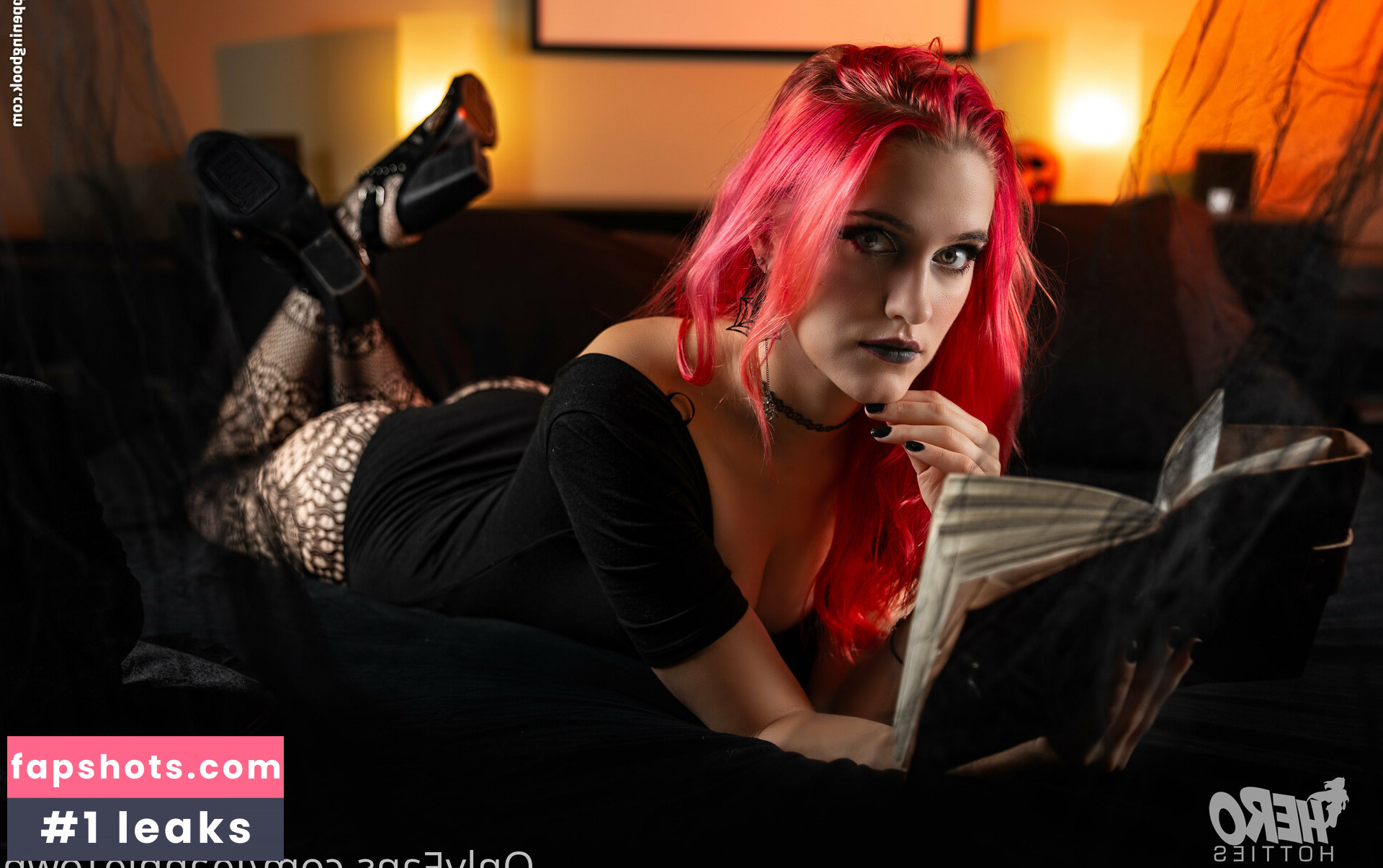 jeannietowndarkness gallery photo #9