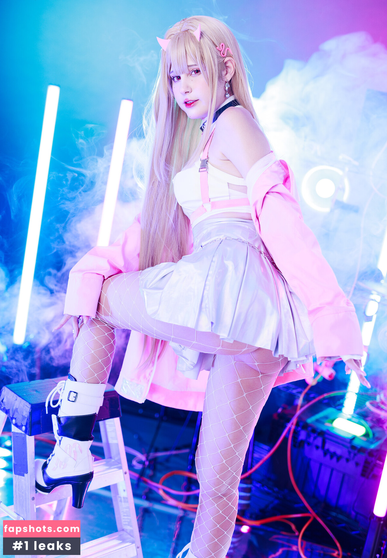 JeanWanWan gallery photo #23