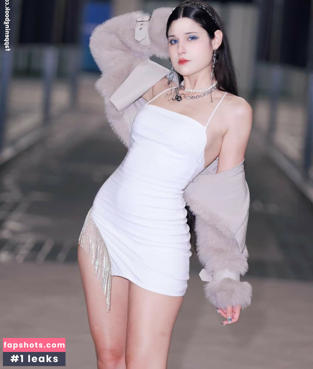 JeanWanWan gallery photo #267