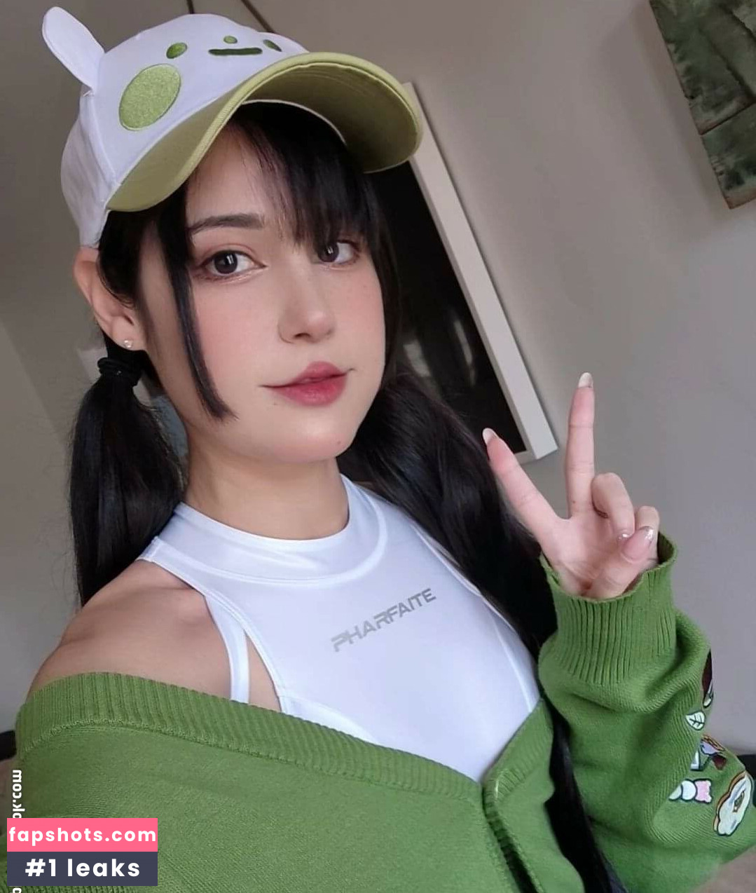 JeanWanWan gallery photo #376