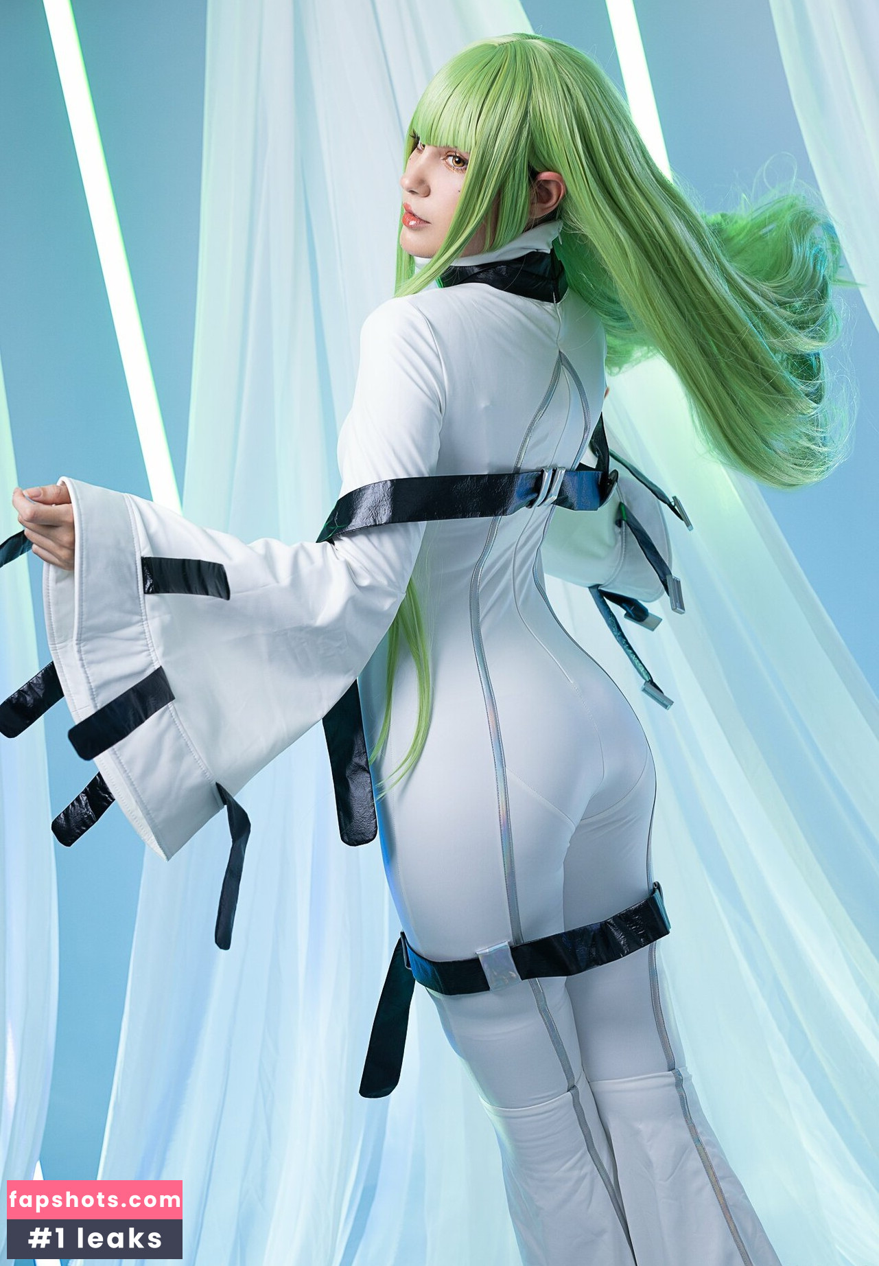 JeanWanWan gallery photo #549