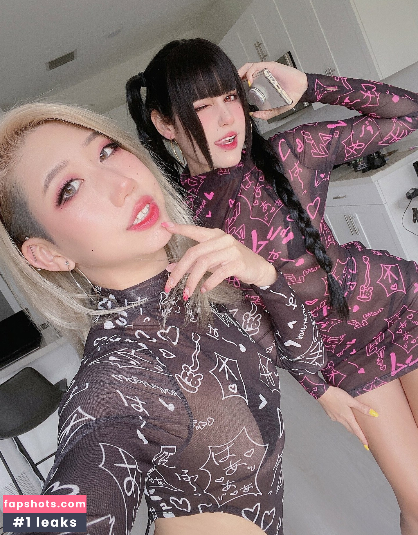 JeanWanWan gallery photo #593