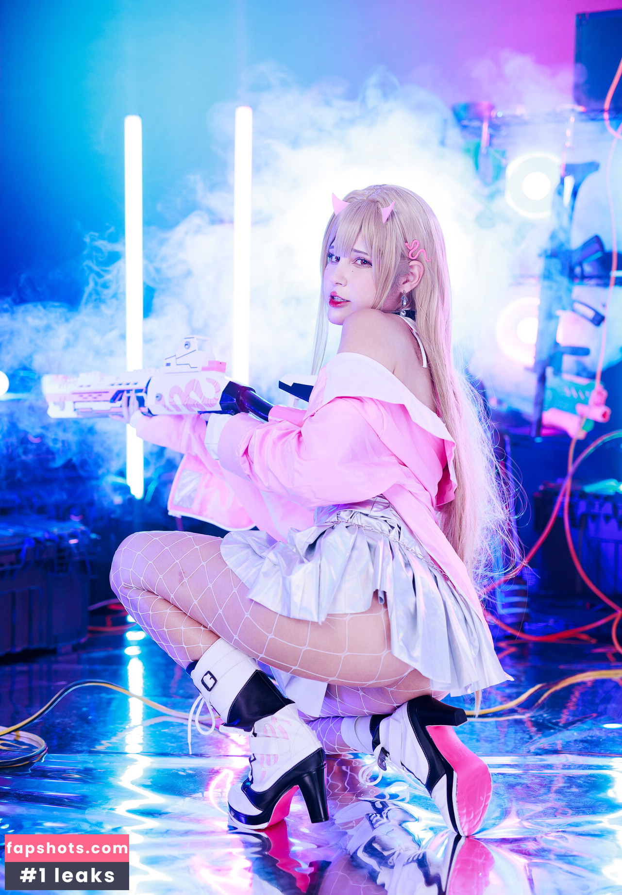 JeanWanWan gallery photo #10