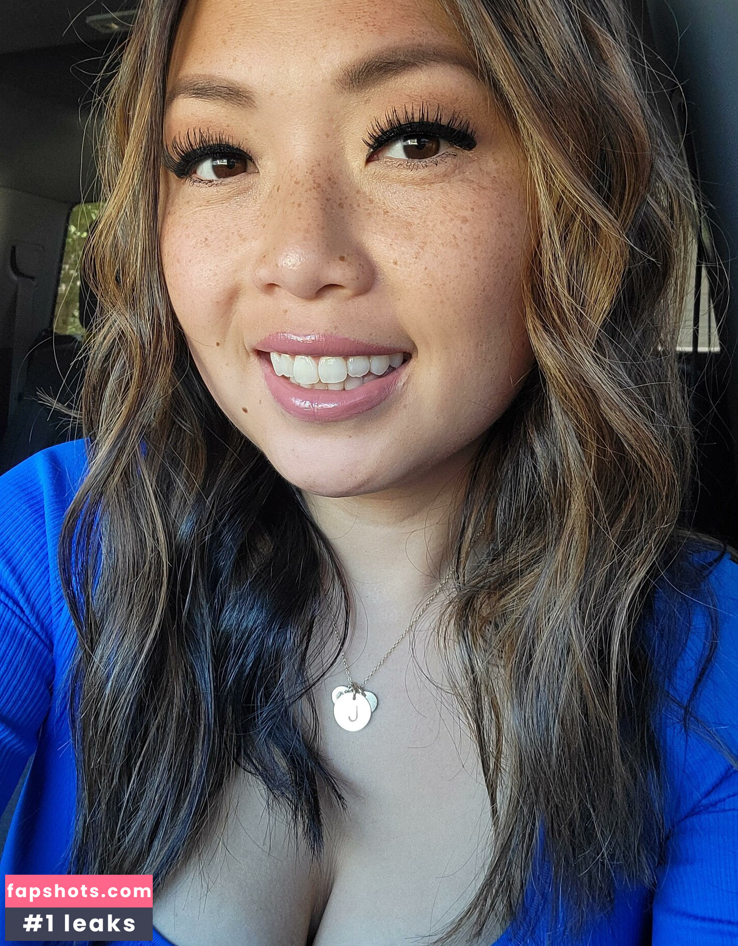 Jee Yung gallery photo #43