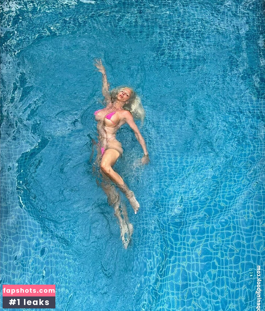 Jelena Karleusa Nude Leaks OnlyFans Photos #2 - LeakJerk