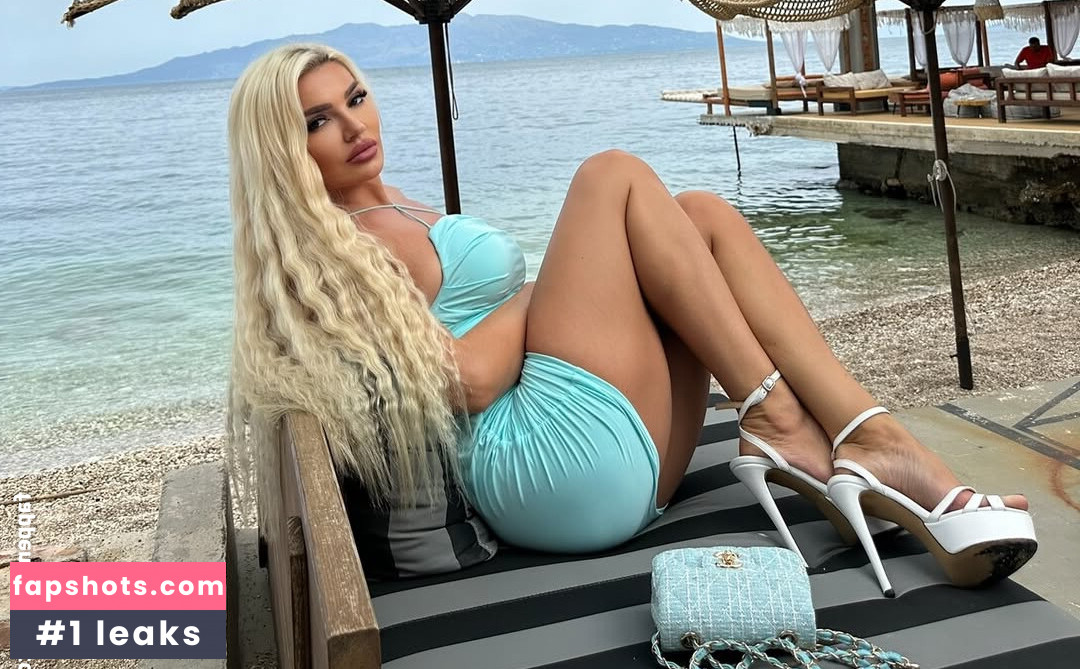 Jelena Savic gallery photo #5