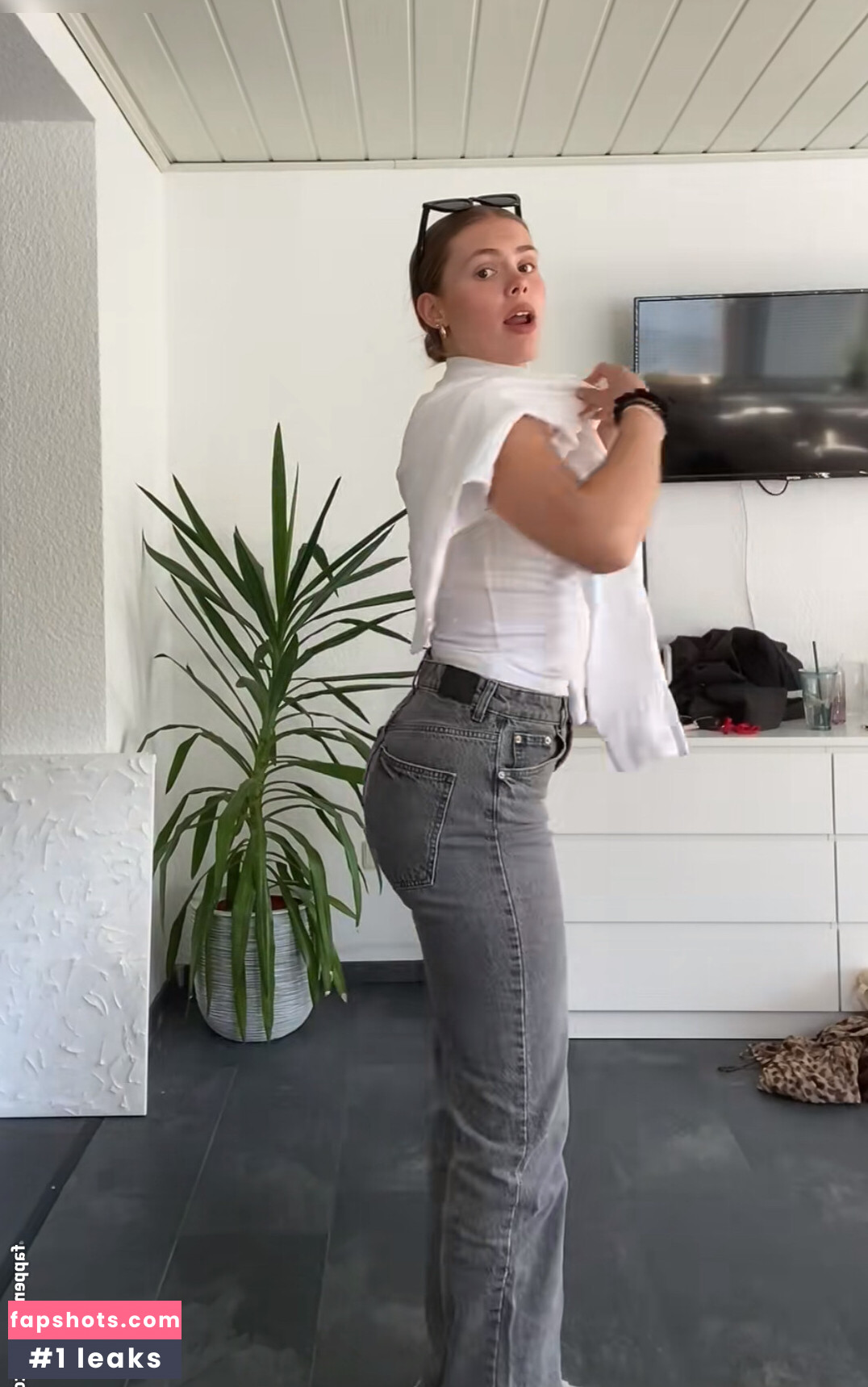 Jellefeline gallery photo #29