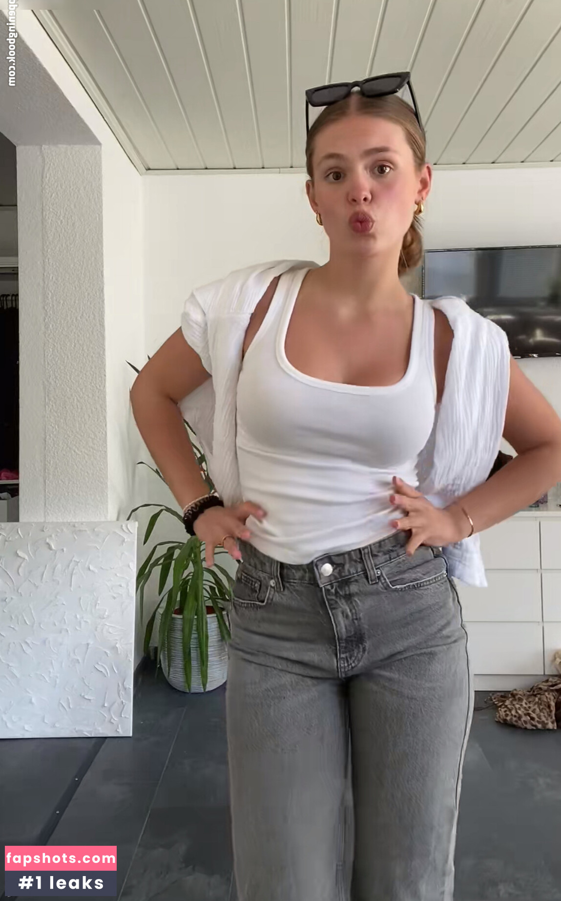 Jellefeline gallery photo #33