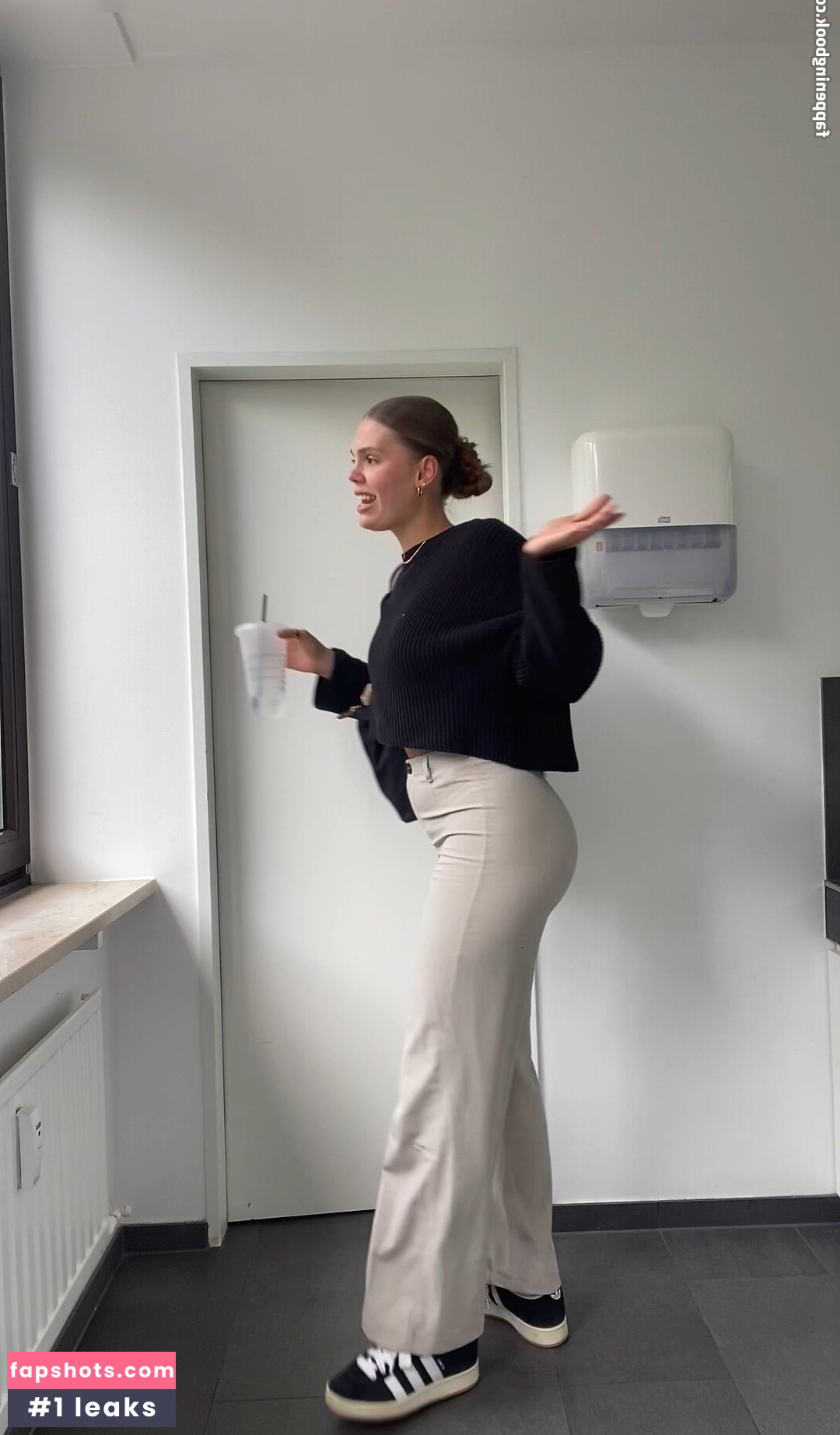 Jellefeline gallery photo #57