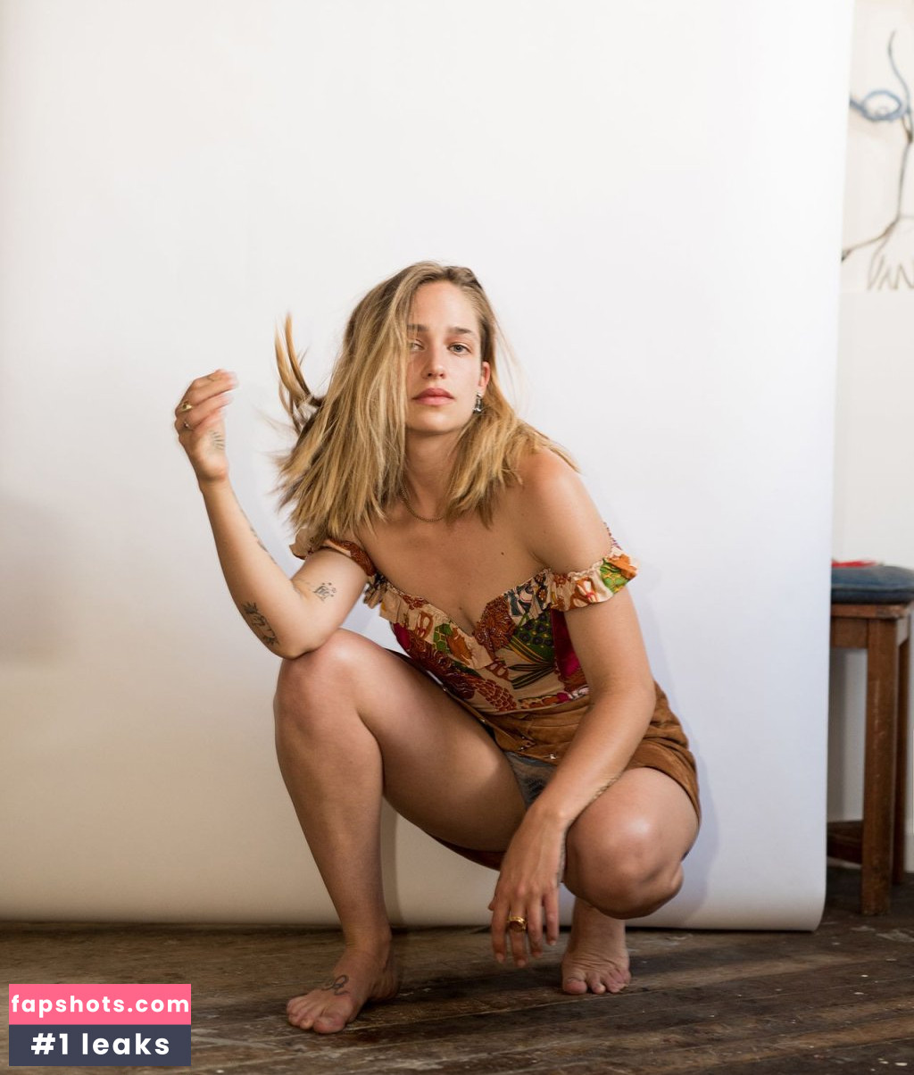 Jemima Kirke gallery photo #55