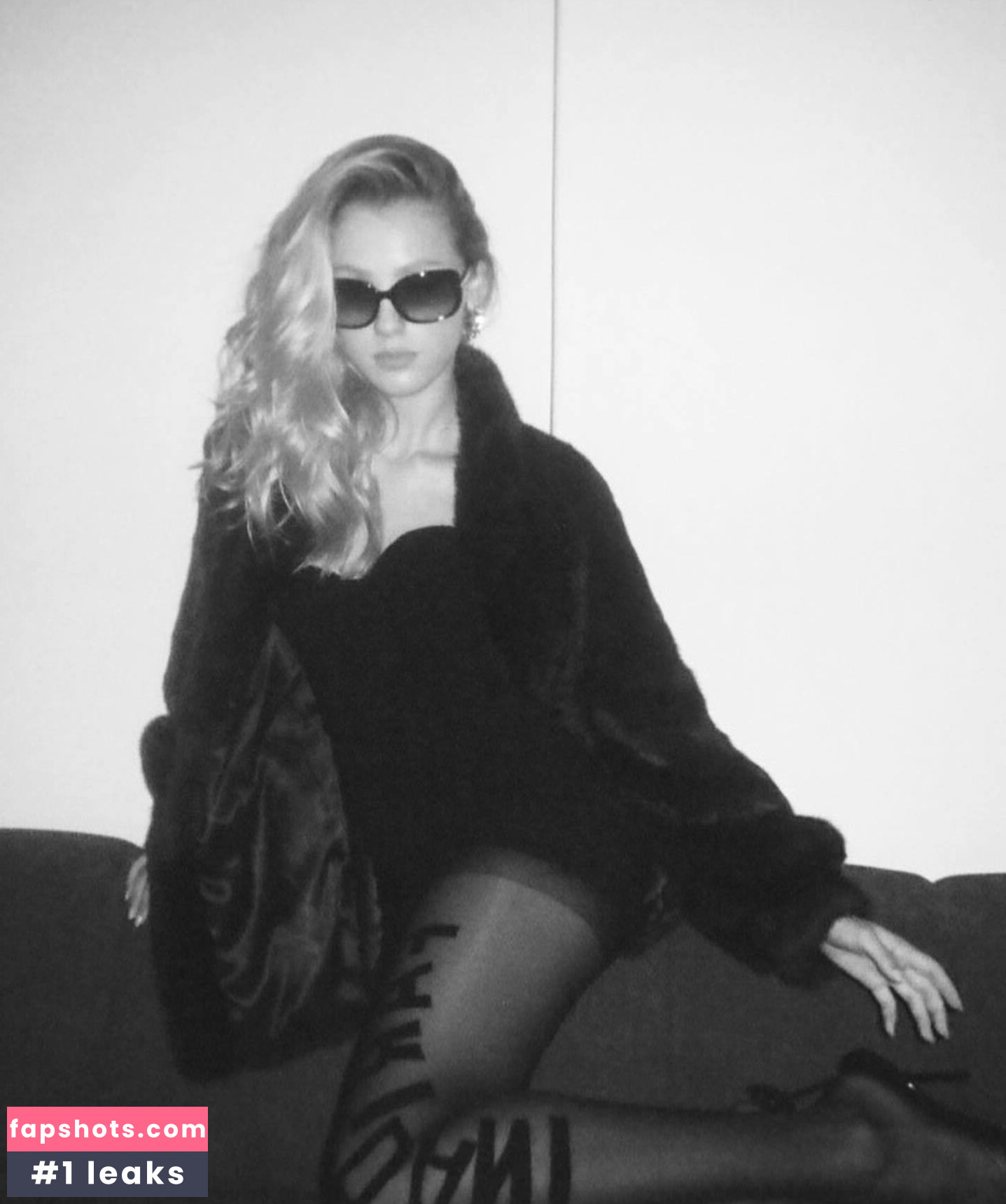 Jemima Robinson gallery photo #76