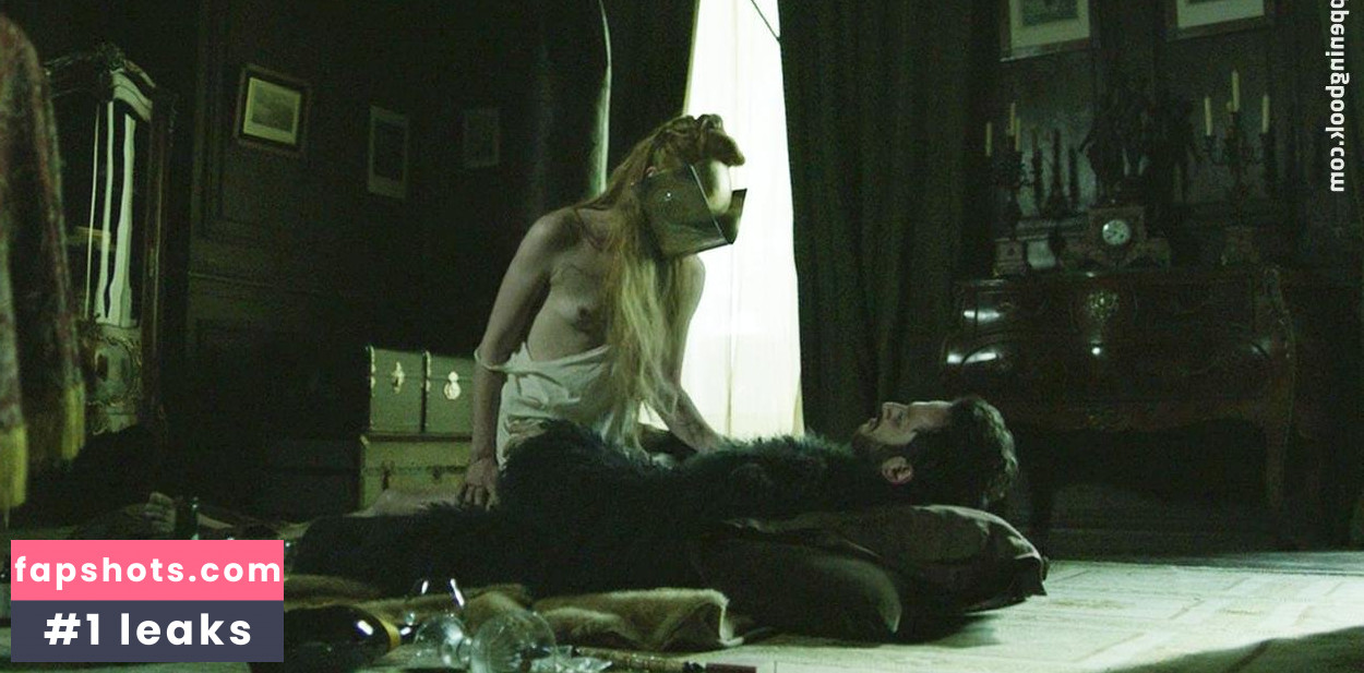 Jemima West gallery photo #14