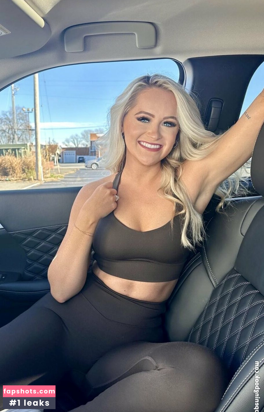 Jen Cardinal gallery photo #22