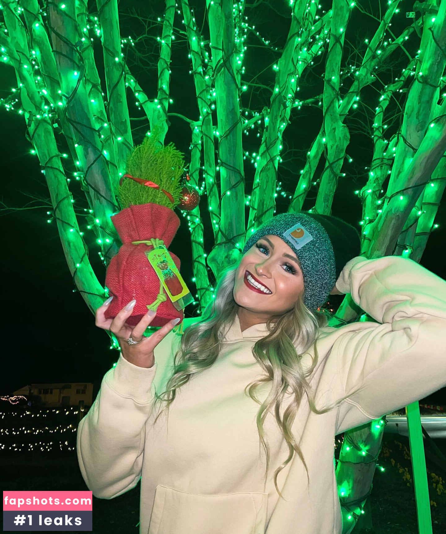 Jen Cardinal gallery photo #49