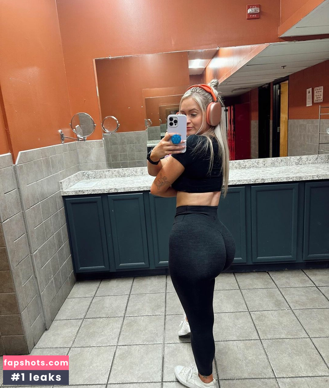 Jen Cardinal gallery photo #54