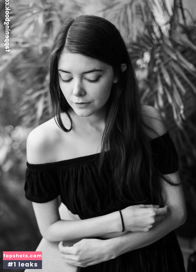 Jen Moon gallery photo #26