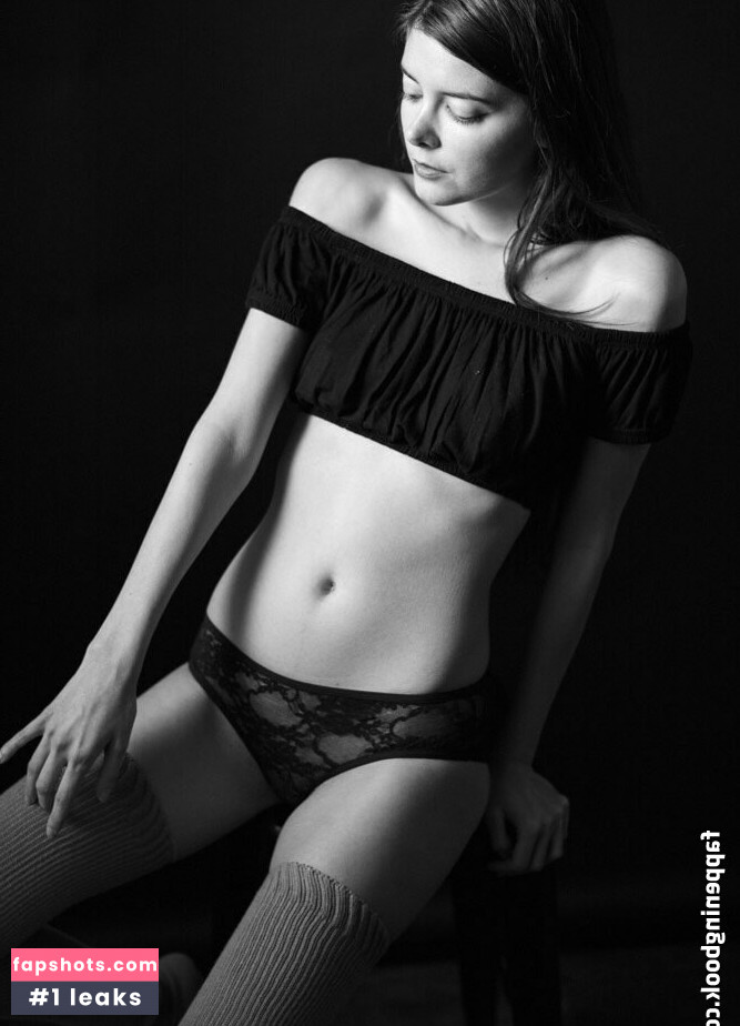 Jen Moon gallery photo #32