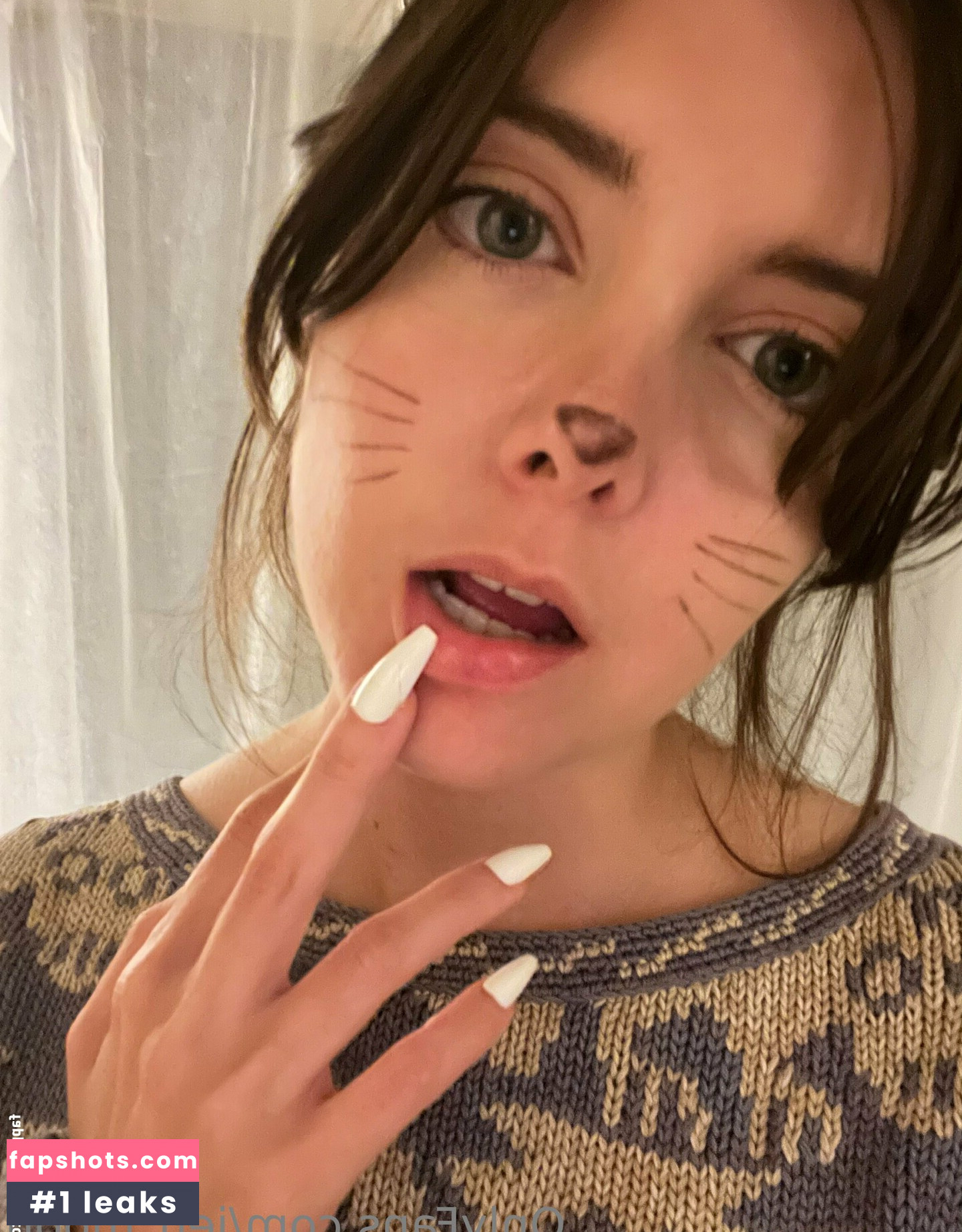 Jen Moon gallery photo #8